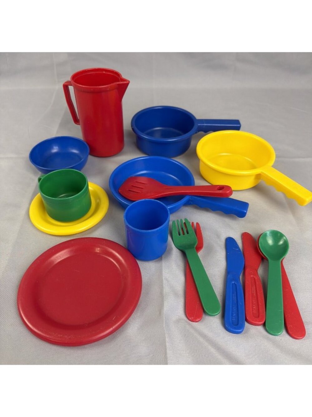Battat Toy Pretend Kitchen Dishes Dining Cookware Lot Red Blue Yellow VTG